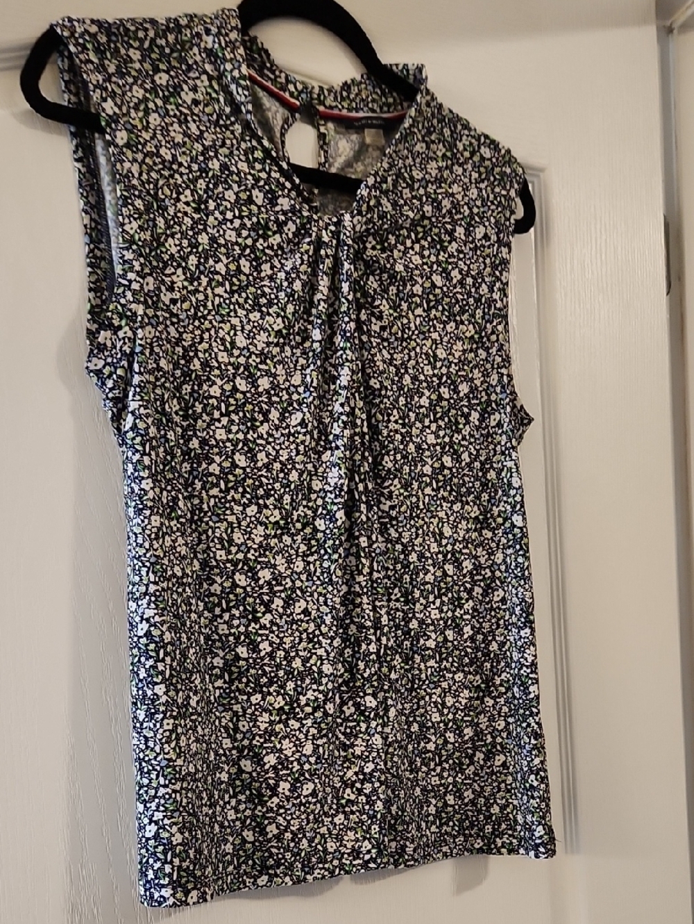 Tommy Hilfiger Navy Floral Sleeveless Tie-Neck Blouse